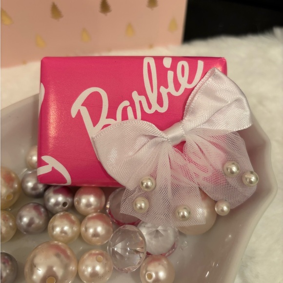 Handmade Luxury Soap set of 2 bubble gum scented - Picture 3 of 3